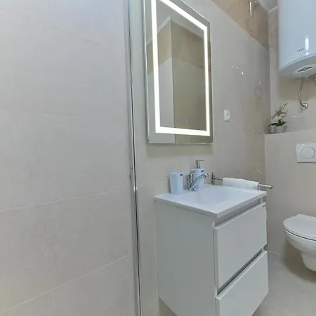Modern In With Sea Nearby Appartamento
